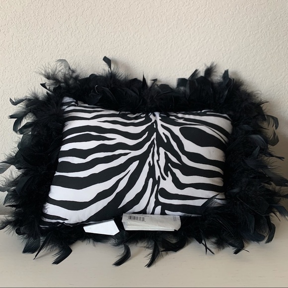 ❣️SOLD❣️NWOT Zebra Decor Pillow - Picture 4 of 5